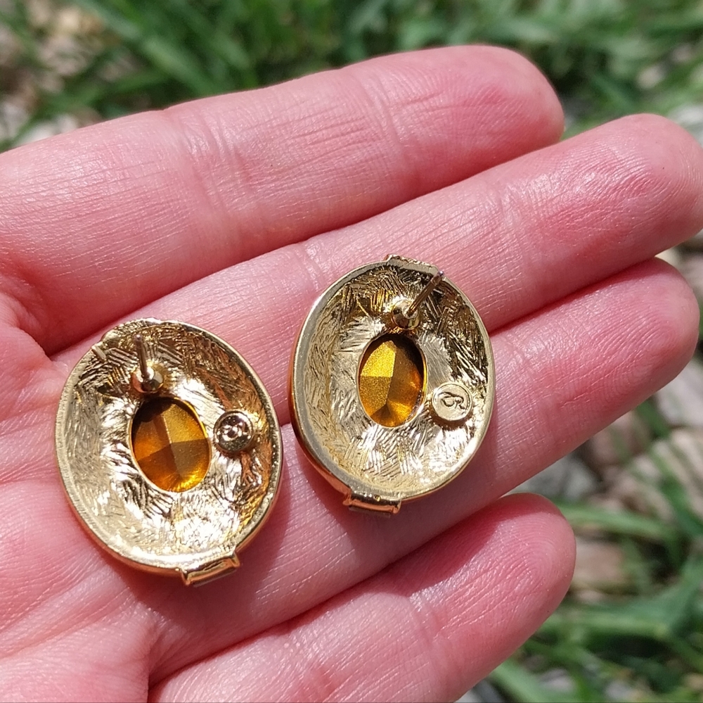 Oscar De La Renta Elegant Gold Crystal Earrings - Picture 11 of 15